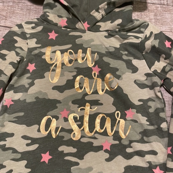 10/$10 hooded tee - Picture 2 of 2